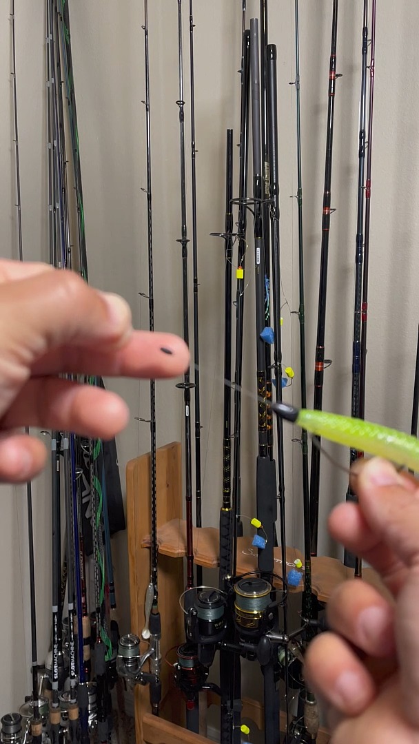 bobber in the center and fishing poles on each side Hi-Tech Ice Rod Spring Bobbers Bobbs Revolution X NEW 3 Fishing Pole Standing Upright Reel