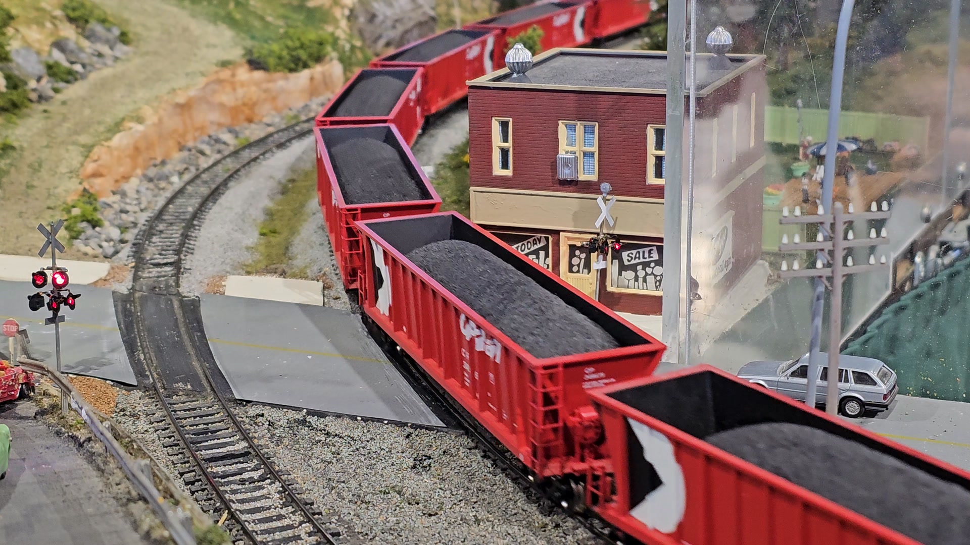 Thanks to members of the LaBaJa Model Railway Group for sending in ...