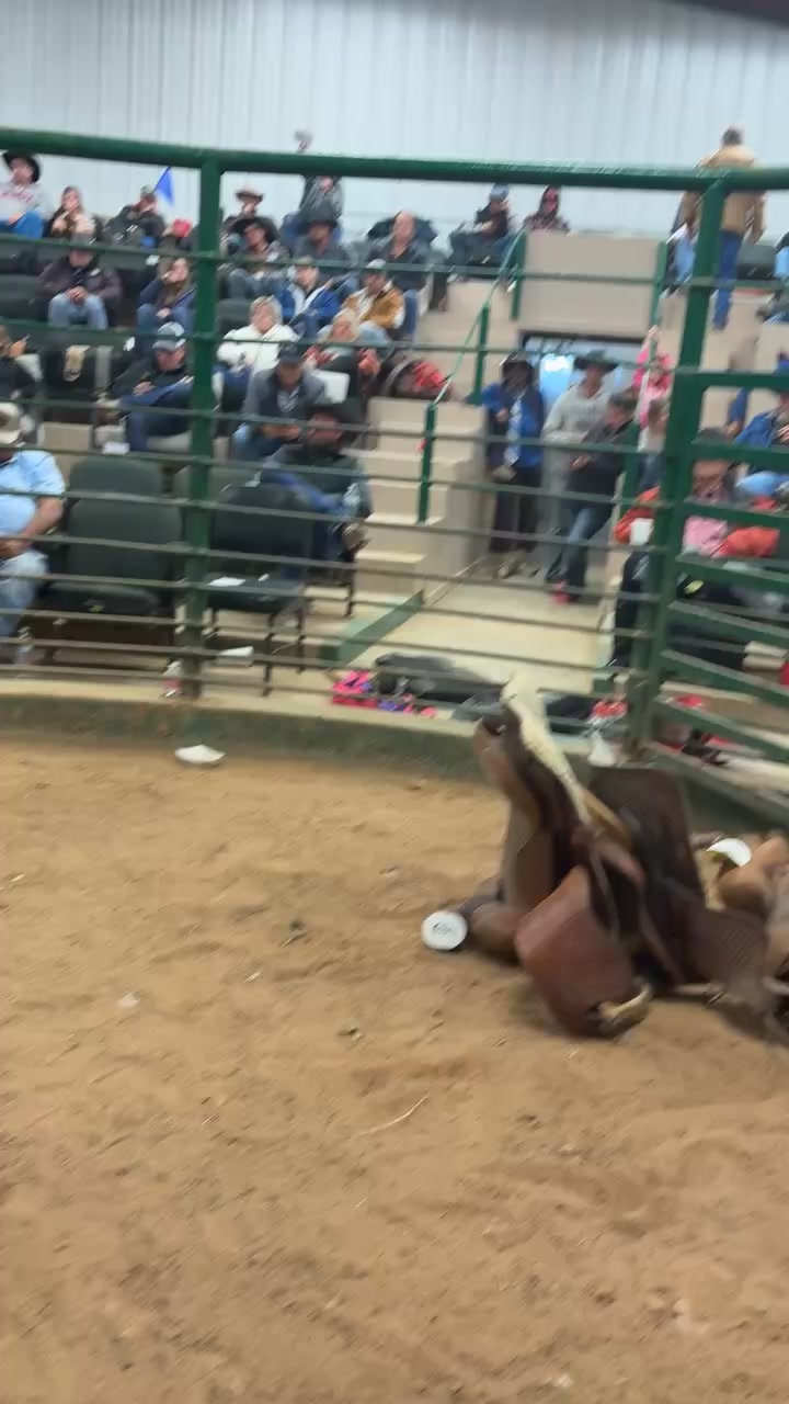 Just never know what you’ll see at the horse sale 😂 I’m not judging I dig the fit | Mason Slaton