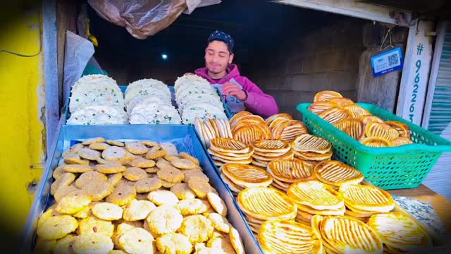 Kashmiri roti ha 🍞🍞🍞 . . #flowers #viralvideo #trending #ilovemywork #💖 ...