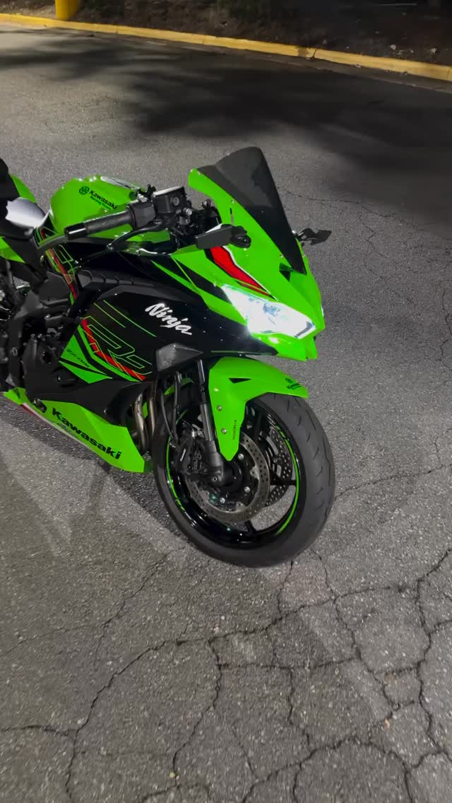 M2 Titanium Series on Kawasaki ZX-25R @robbysmvl #r9exhaust