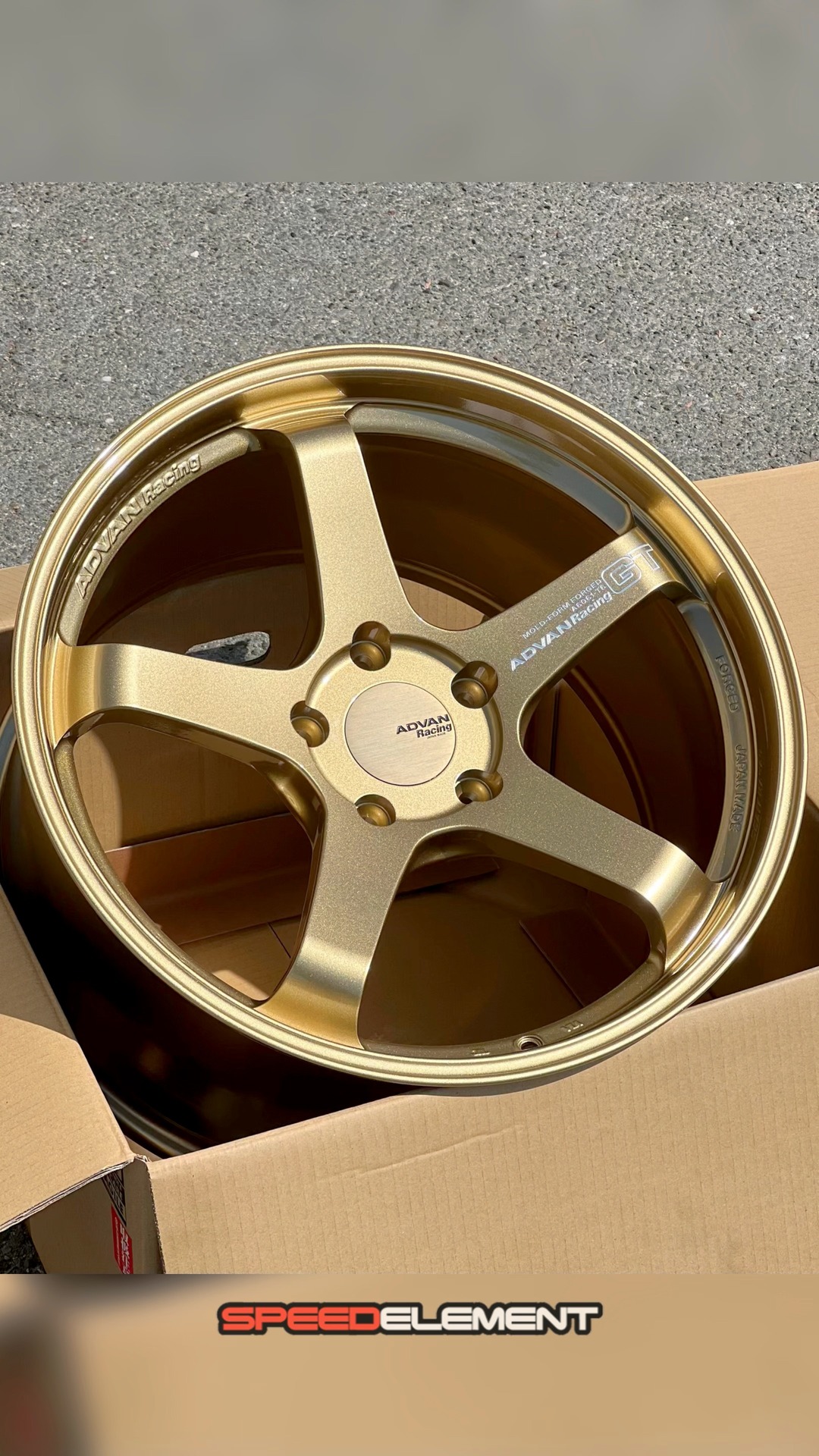 Advan Racing GT 20x11 +50 5x130 in Racing Brass Gold 🔥 Porsche