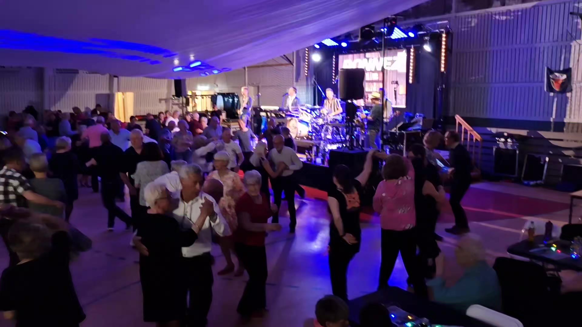 Raka rör med Donnez i Fethallen Lillestrøm dansen 15.4.23 . Fantastisk ...