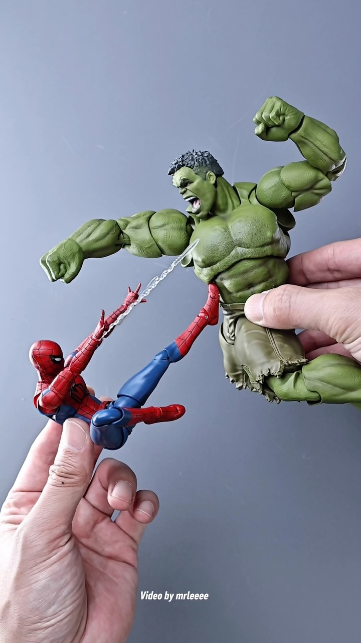 Hulk vs Spiderman, who will win? Guarantee your Spider-Man: Brand