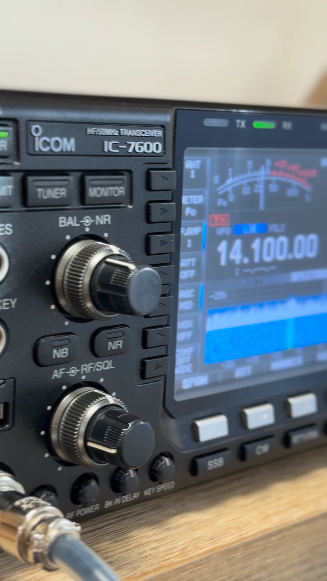 IC-7600 — where legendary Icom clarity meets unstoppable HF power