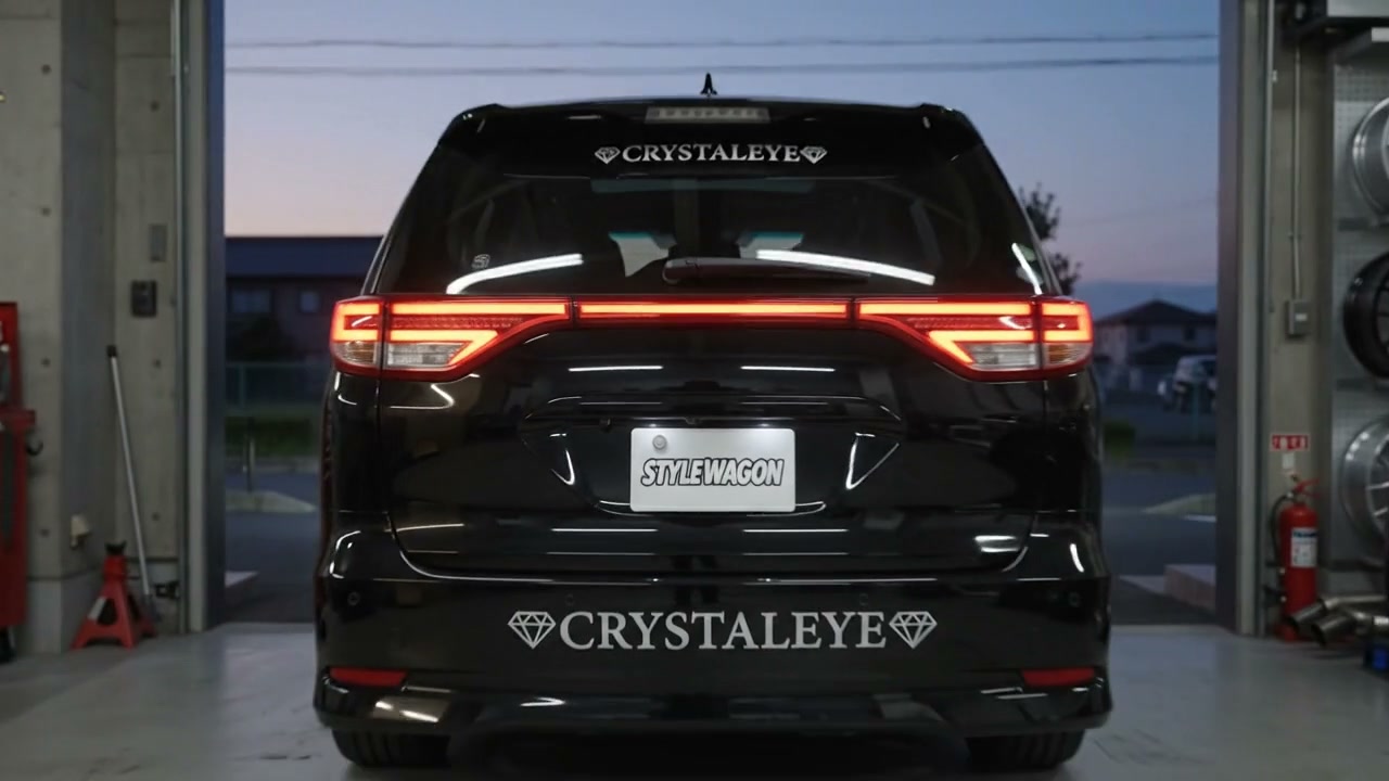 クリスタルアイ 50系エスティマ ファイバーLEDテールランプ。 シャープ