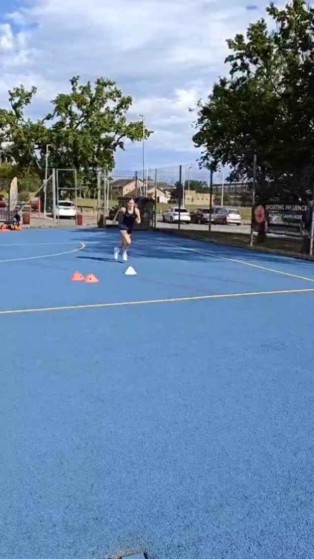 Quick footwork, catching, passing and timing 💖💜 ⭐️ Working on running ...