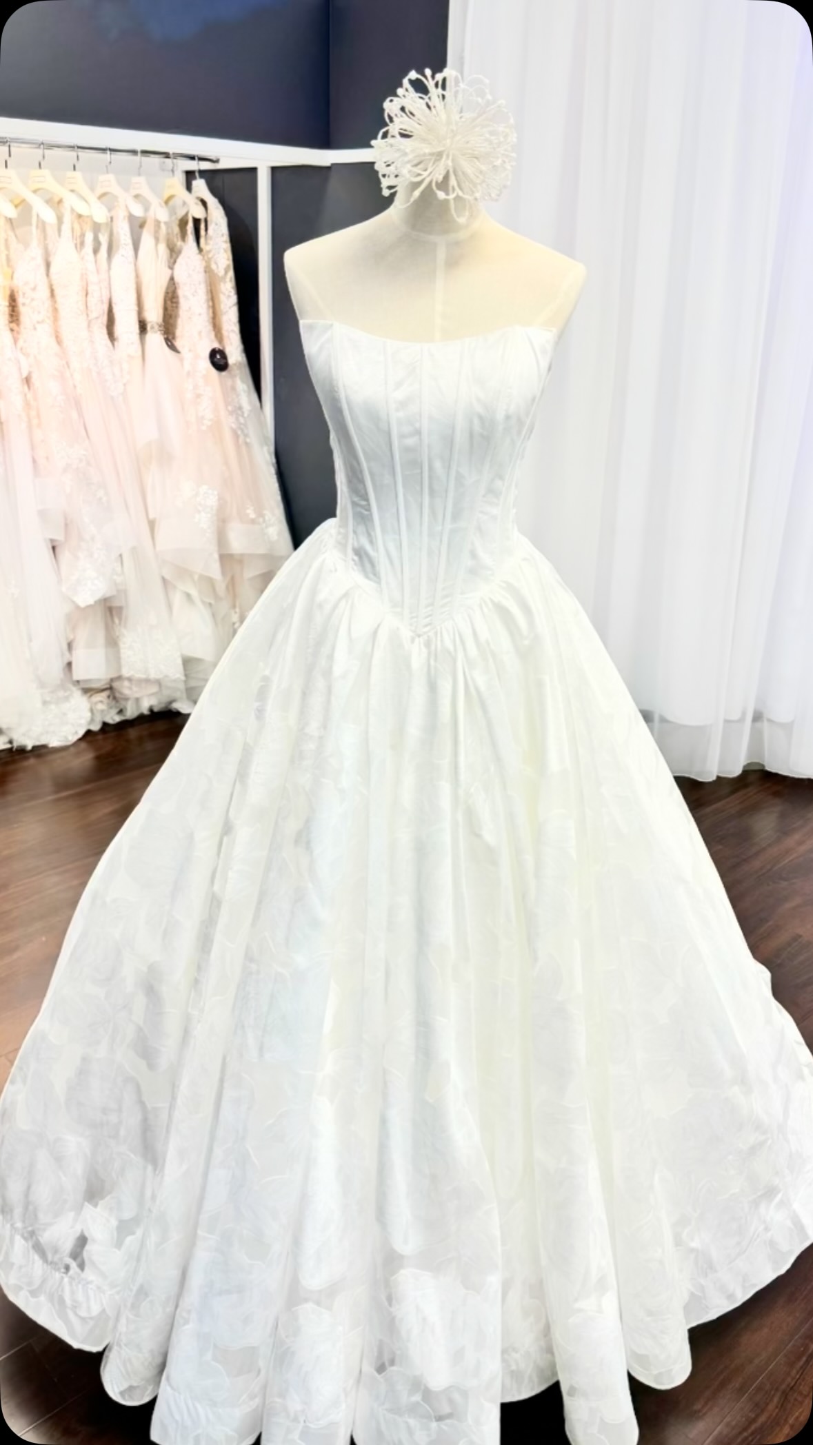 wedding dress consignment west palm beach Dreaming of Lace #bridal #gown #bride #wedding #florida | Bridal Couture of the Beaches back style_Keyhole Long Strappy-Back Faviana Pink Color:Black1