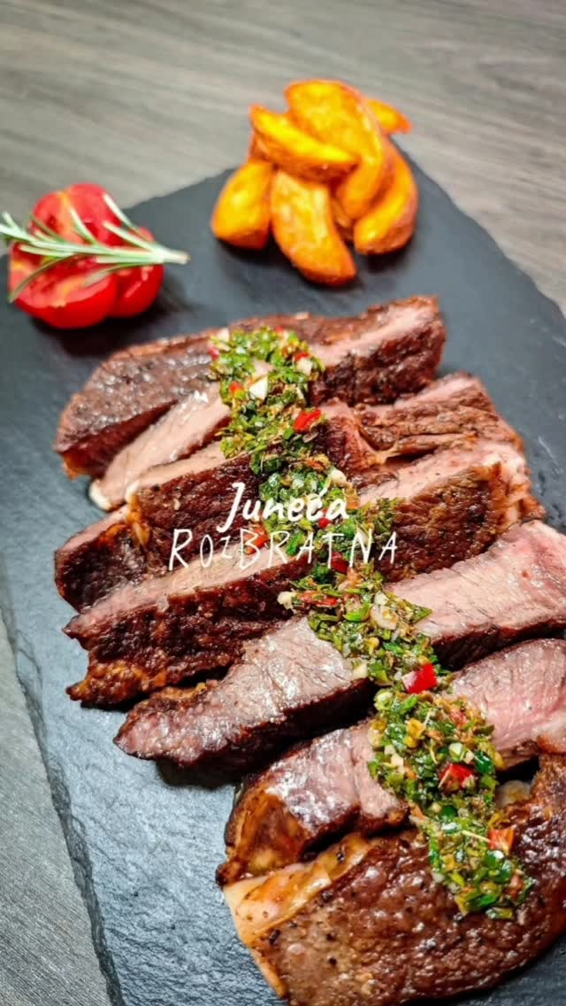 Juneća Rozbratna 🥩🔥 Sastojci: •500-600gr juneće rozbratne •50gr maslaca ...