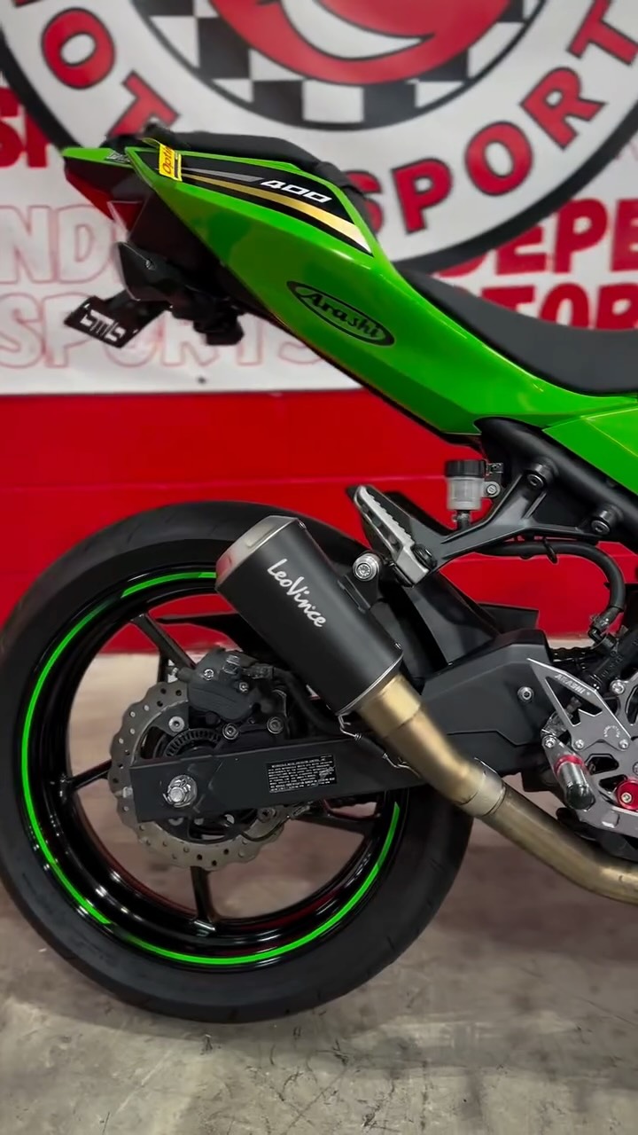 🏁 Small bike. BIG fun. 🔥 This 2020 Kawasaki Ninja 400 ABS is the