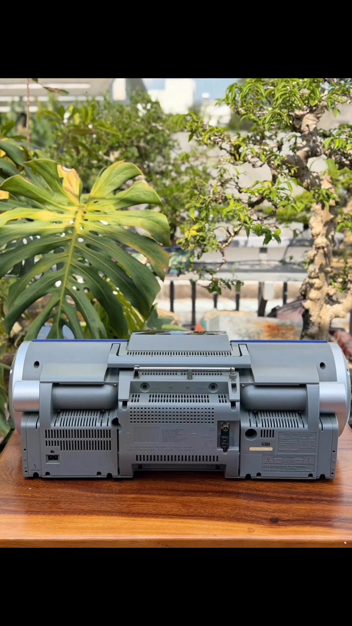 video giới thiệu thông tin Boombox Victor X70 (JVC RV-X70) được