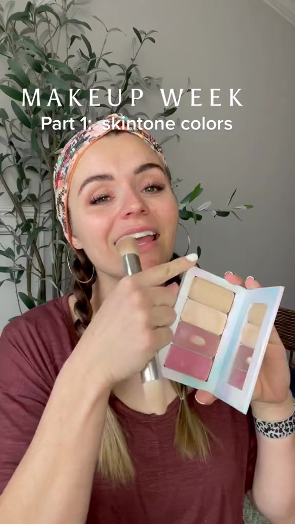 How to use 2 skintone colors in your contour' compact! # ...