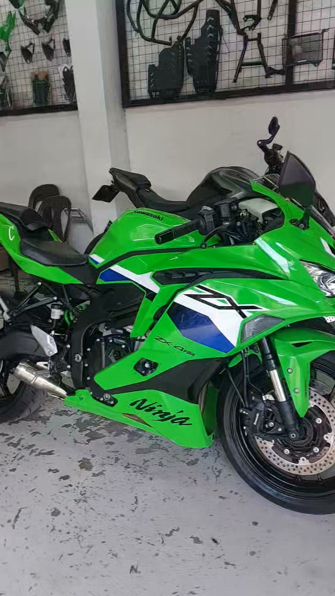 Looking for the perfect sportbike? Say hello to the Kawasaki ZX