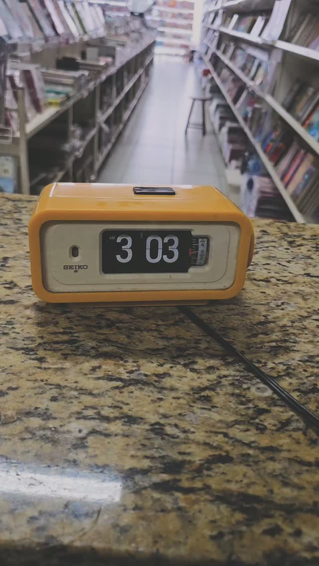 🕰️ SEIKO FLIP CLOCK VINTAGE – UM ÍCONE DOS ANOS 70! 🟡 Uma