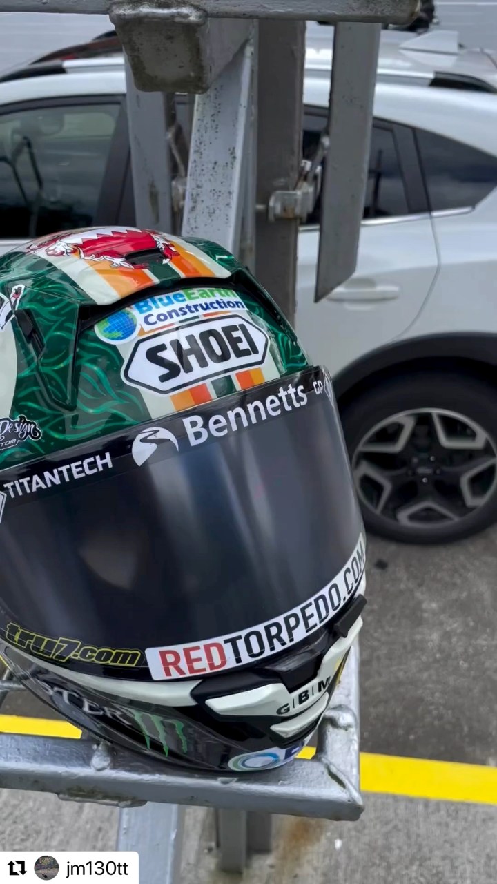 john mcguinness shoei helmet Special Edition KX-1 w/ Trading Card SHELL The shell is made of TRICOMPOSITE fiber Moto Racing Gear | Long