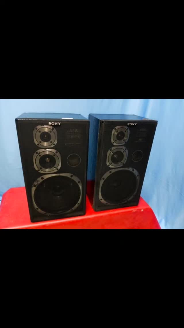 Sony vintage 3way speaker system, model number SS- V 515 AV made