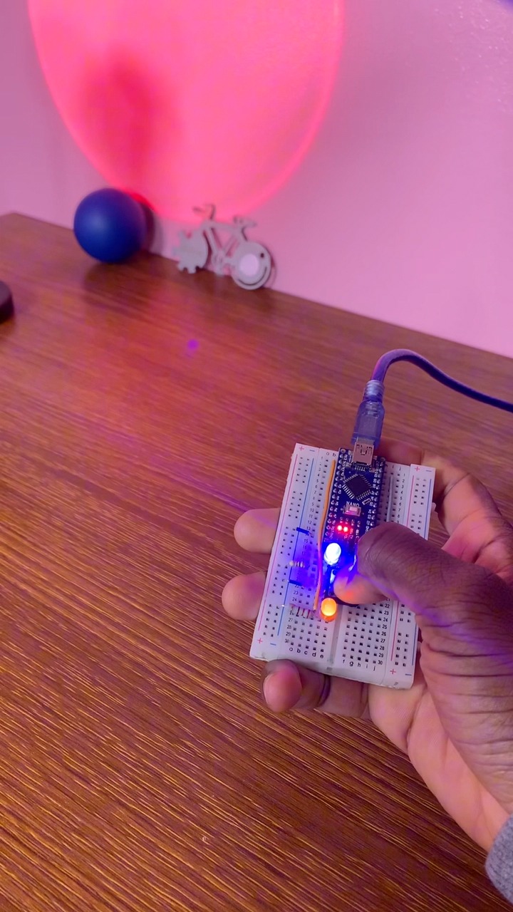 Découvrez les interruptions sur Arduino Nano Apprenez à configurer et ...