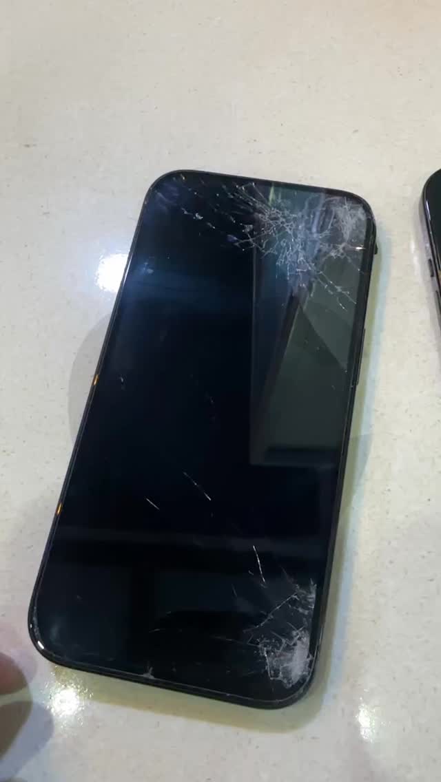 📱 Cambio de display, BackCover y BackGlass iPhone 15 🔧 Este iPhone 15 ...
