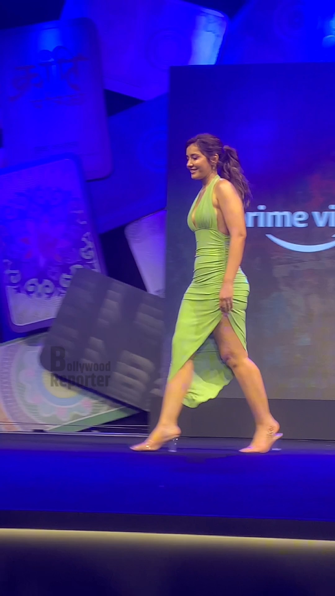 rashi khanna green dress Khanna’s Look Is Pure Elegance, #rashikhanna #celebrity #bollywood #viralreels | Bollywood Reporter Minimalist Strapless Dress