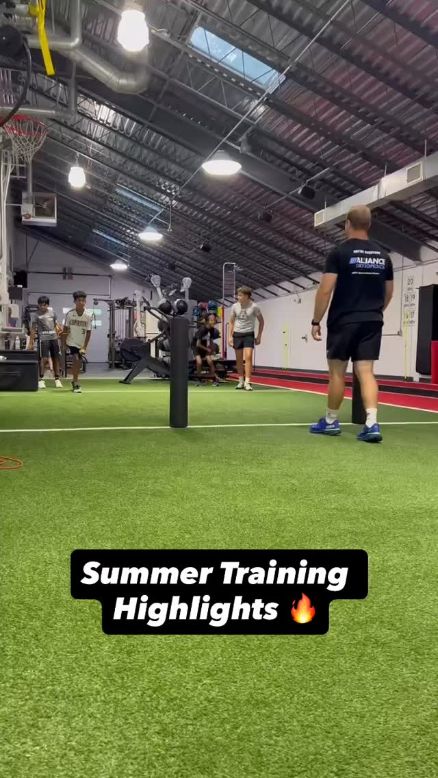 Trust falls… but make them FAST 😅⚡️ This assisted falling start teaches ...