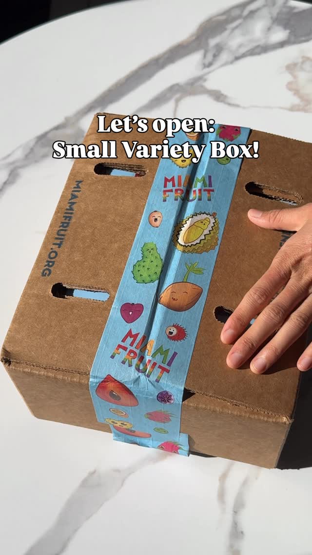 Let's open a small variety box from miamifruit.org