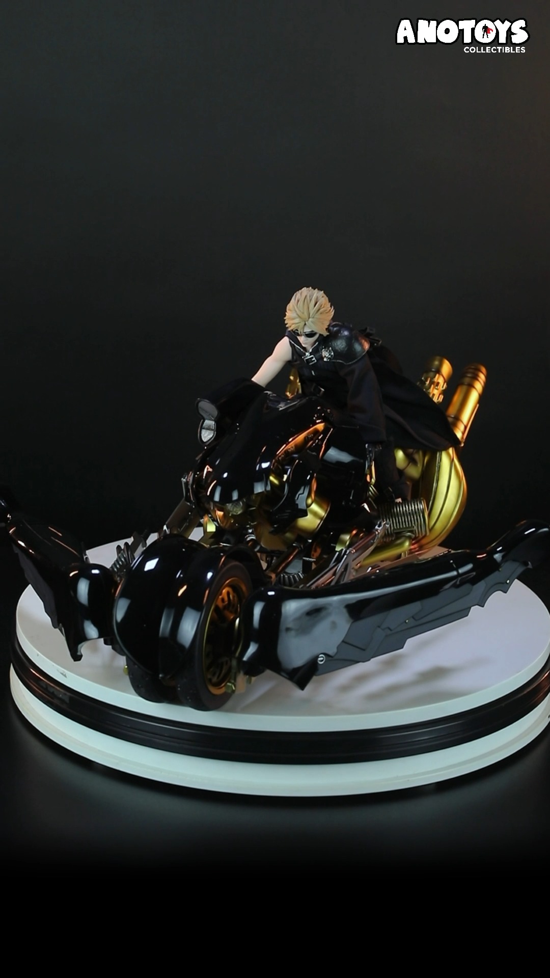 CLOUD&FENRIRフィギュア＆ CLOUDY WOLF キーホルダー 🐺 Accessorize as Cloud Strife would with the special edition