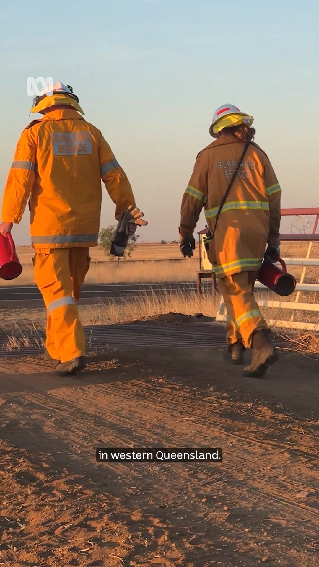It’s a race against time🔥 These volunteer firefighters are conducting ...