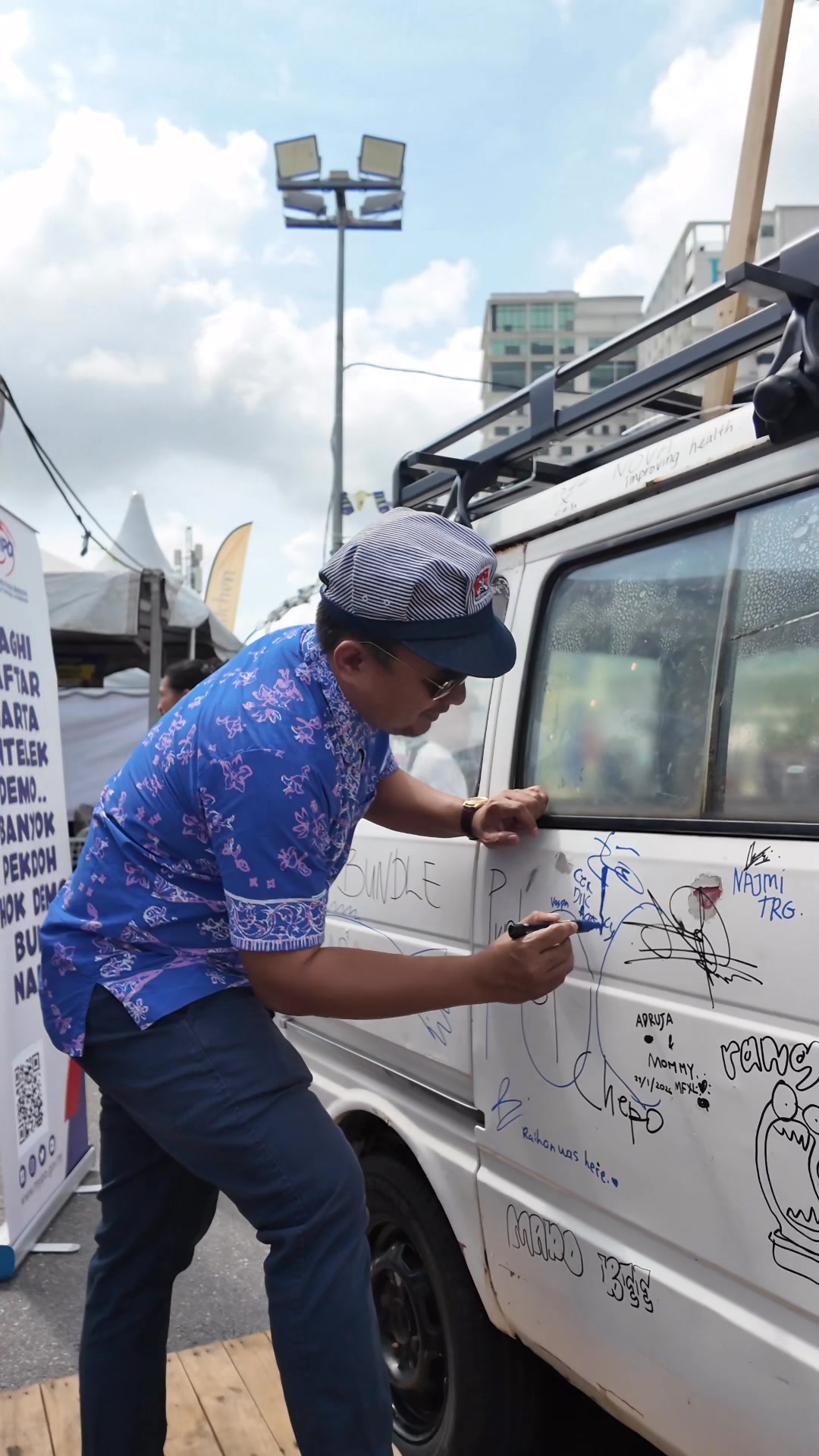 SIGN ATAS VAN DI MAKAR FEST XL 2026 Jangan lupa hadir ke Makar Fest XL ...