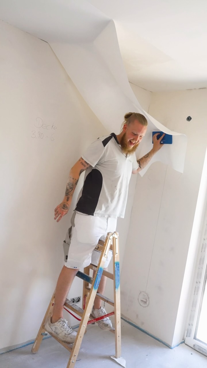 Action!🙂‍↔️, In der vergangenen Woche haben wir einen kompletten Neubau tapeziert. Damit wir die Baustelle zügig und in gewohnt hoher Qualität fertigstellen konnten, war unser Team mit voller