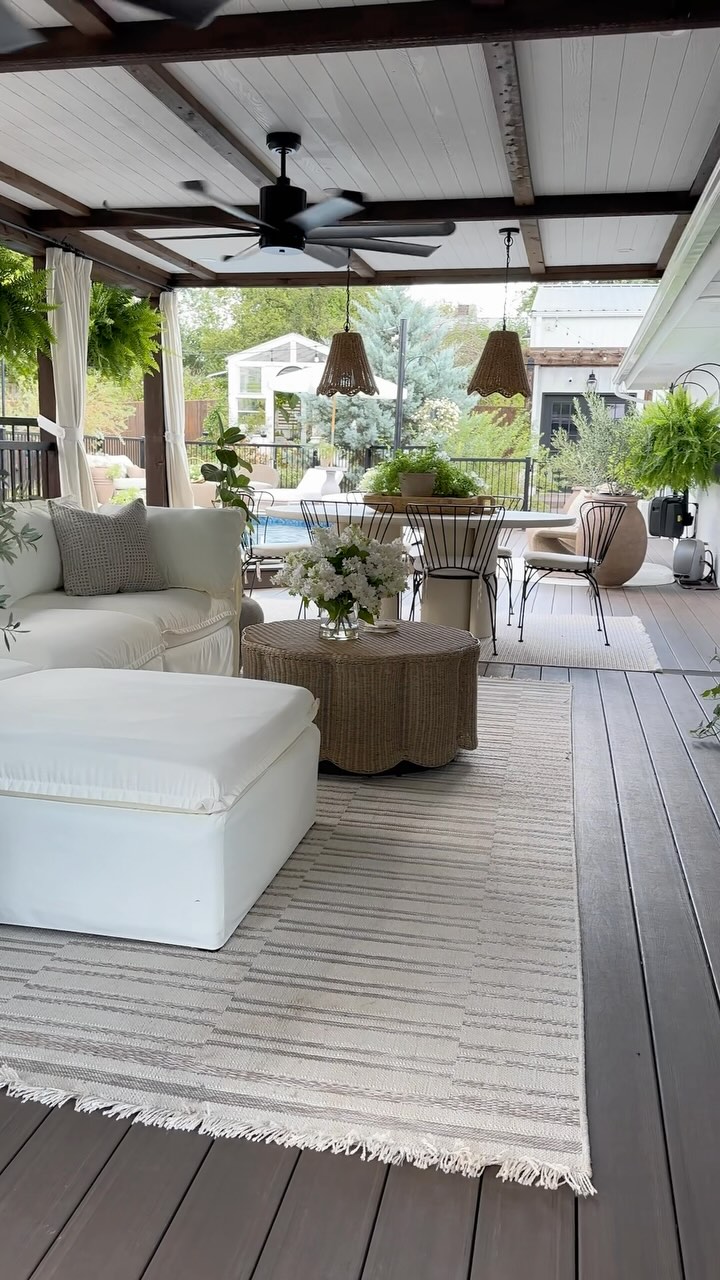 FINALLY I can post deck inspo! This is my favorite time of year. 🙌🏻 my ...