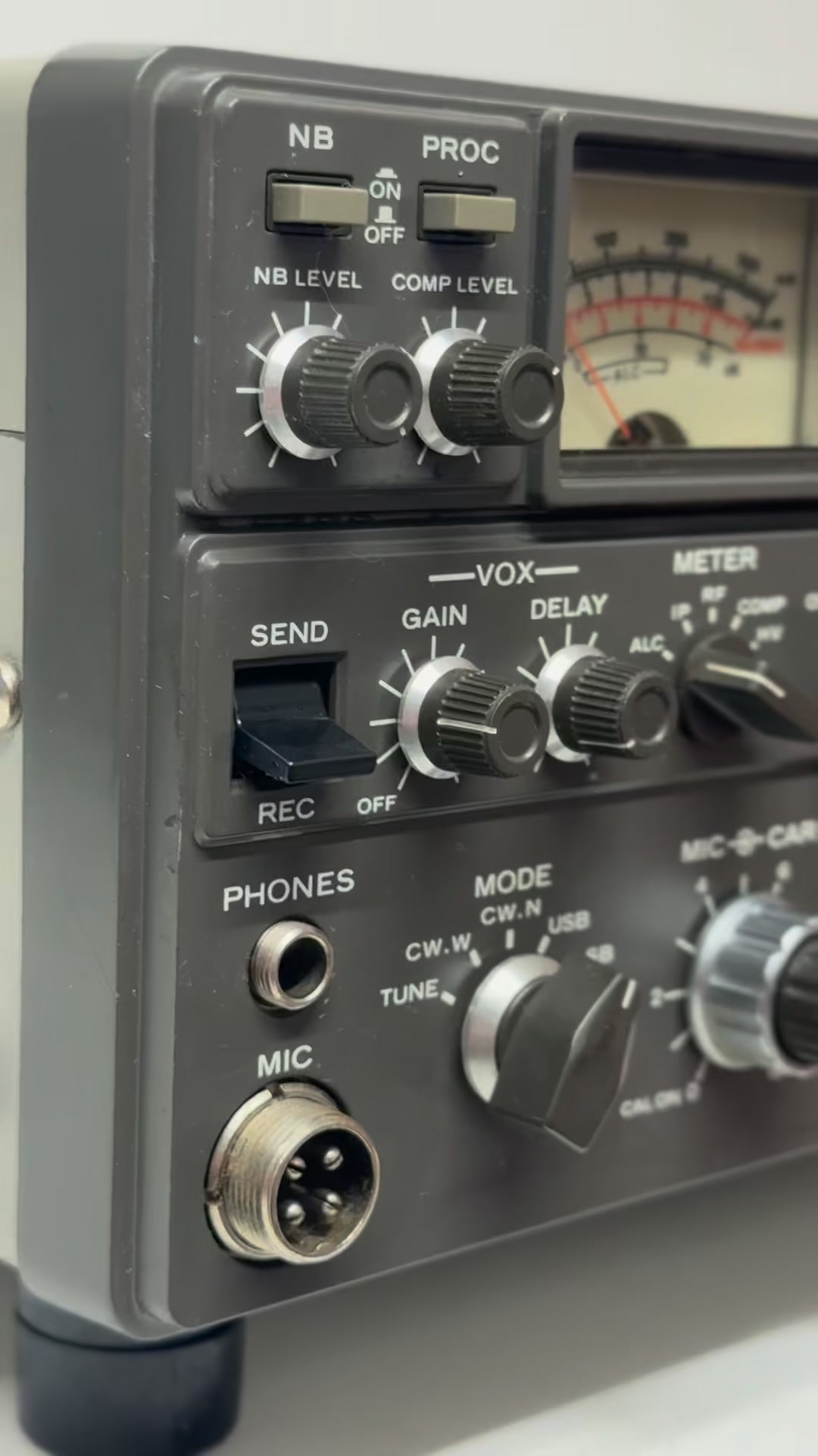 Kenwood Trio TS-830S — where glowing valves meet legendary DX