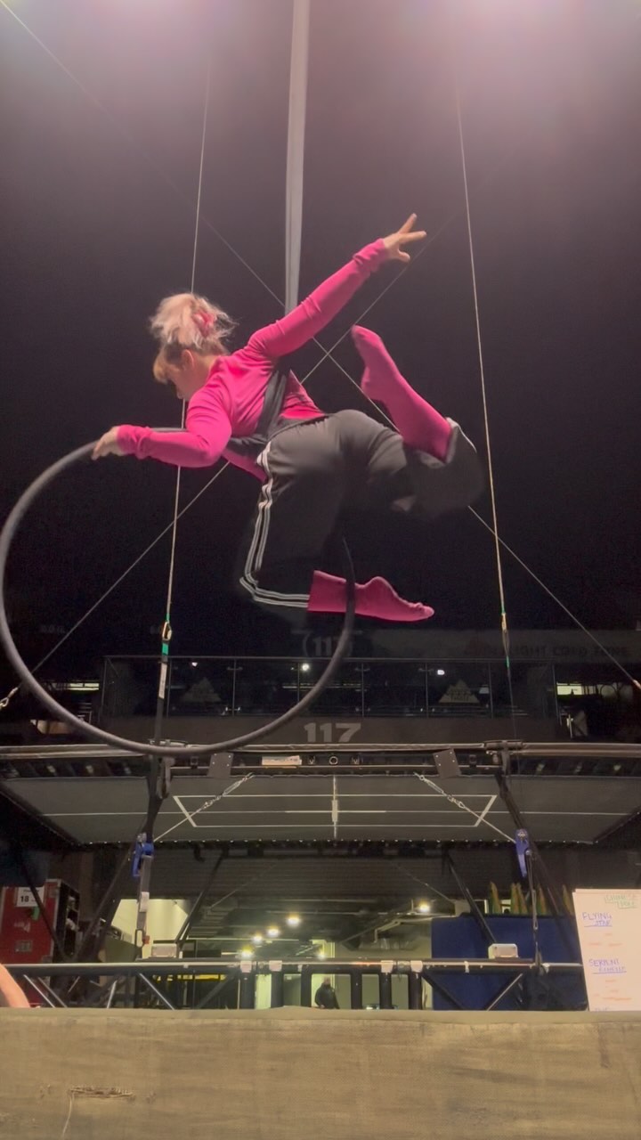 Beginner flow - 📥 Save #️⃣ Tag 🫰🏻Share #aerialist #circus #performer # ...