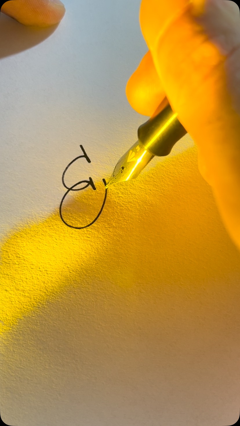 How to sign the letter E? ️ | Signatur ESah | Facebook