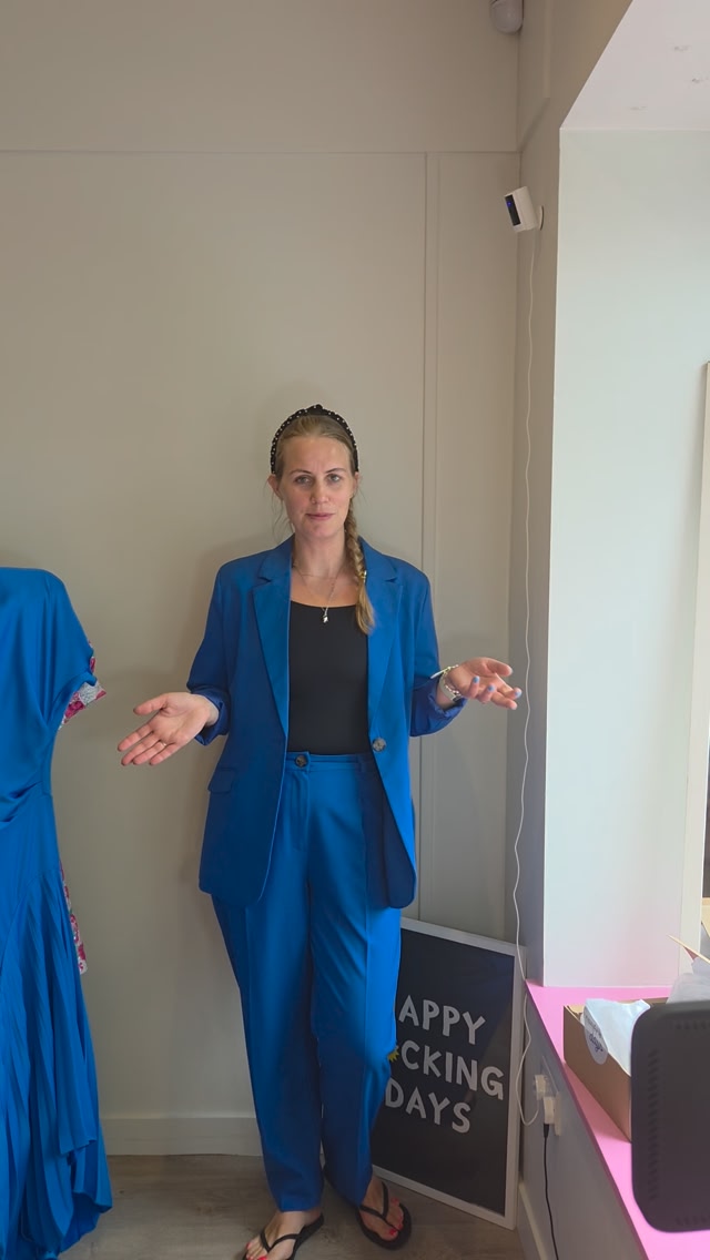 What's a cocktail dress code? Let's decode it - save for your next invite!✨️, #dressrental , #cocktailattire, #weddingguestinspo | Happy Days