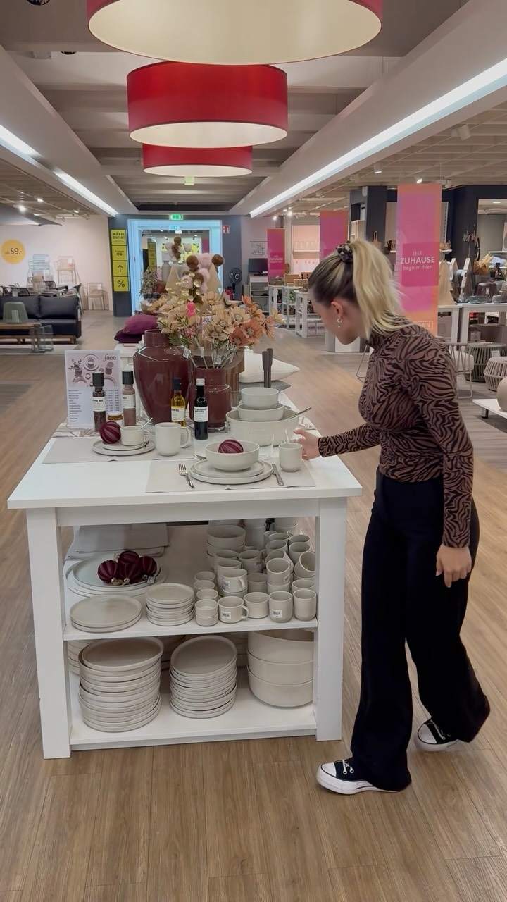 💛Große Aktion bei Ehrmann in Heidelberg💛, Spare 10% auf Alles und bis zu 25% auf ausgewählte Kategorien wie Boutique- oder Leuchtenartikel 🥳💡. Auch unsere Möbel sind stark reduziert 🛋️! Schau vorbei,
