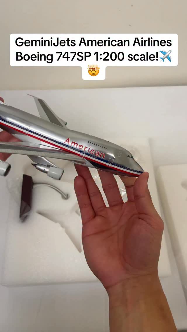 GeminiJets American Airlines Boeing 747SP! The polished silver
