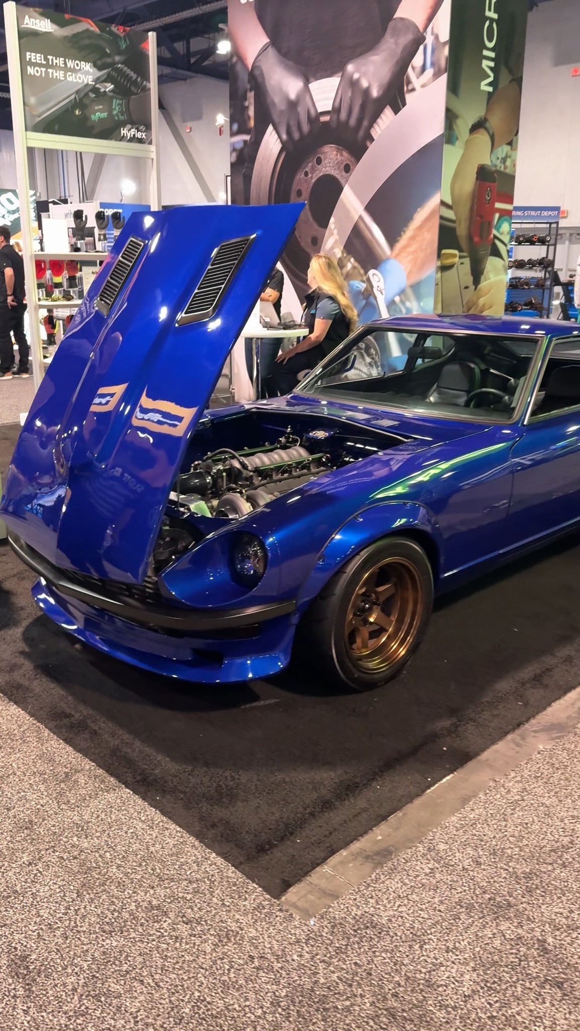 Beautiful blue 1978 Datsum 280Z custom build! #SEMA2025 | Pro Tool