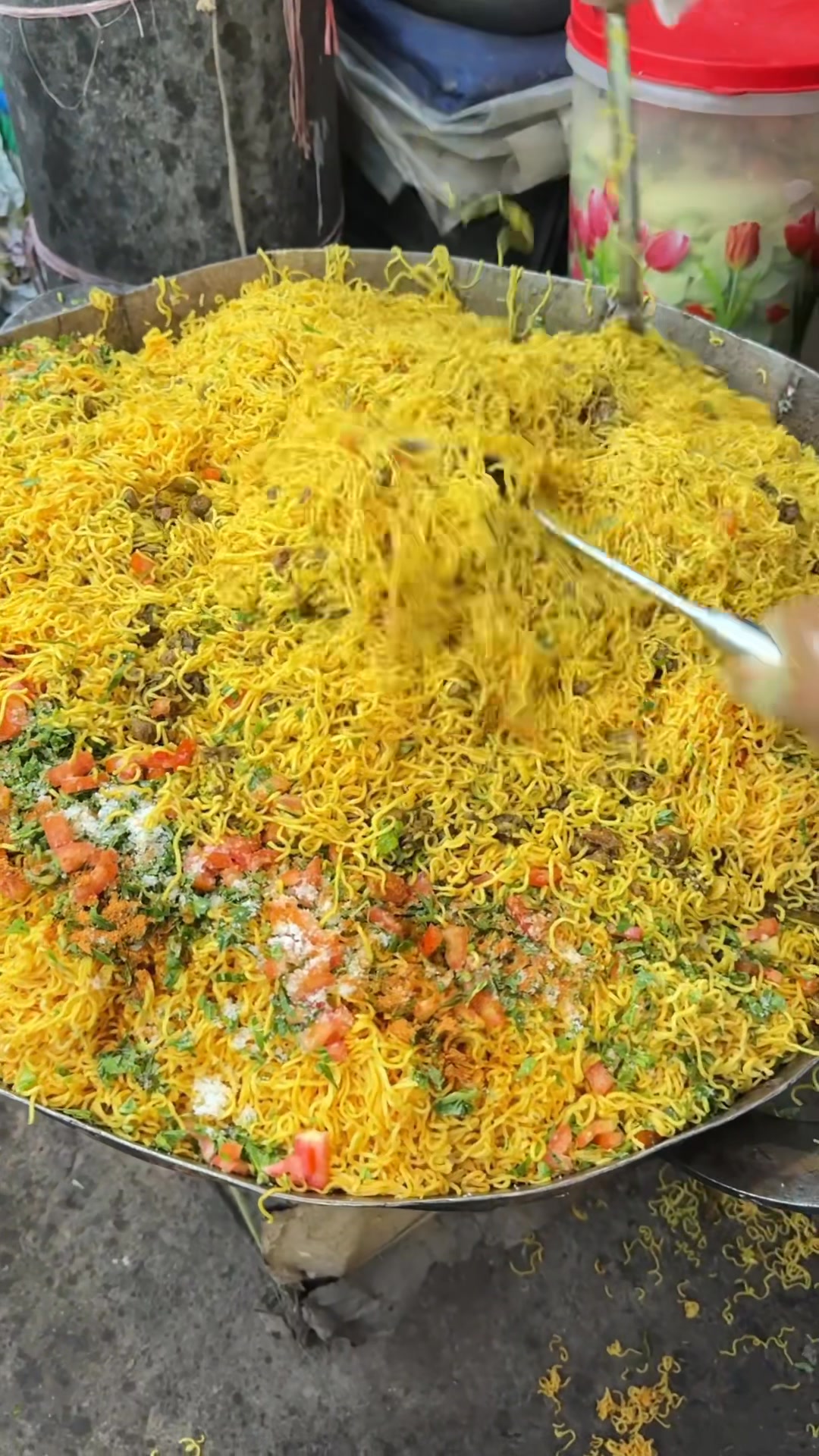 ১০০ কেজি নুডলস রান্না হচ্ছে! | Robin Bro - রবিন ভাই | Facebook