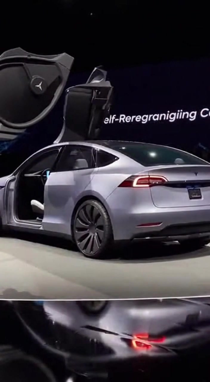“Tesla neural-drive rolls in, wheel retracts as AI takes control live ...