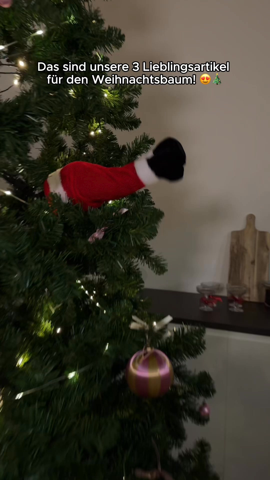 Steht dein Baum schon? 🎄 Mit unserem Weihnachtsbaumschmuck steigt die Vorfreude auf die schönste Zeit des Jahres! ✨ Die beweglichen Beine gibt’s noch bis Dienstag im Wochenangebot für nur 7,92 €:,