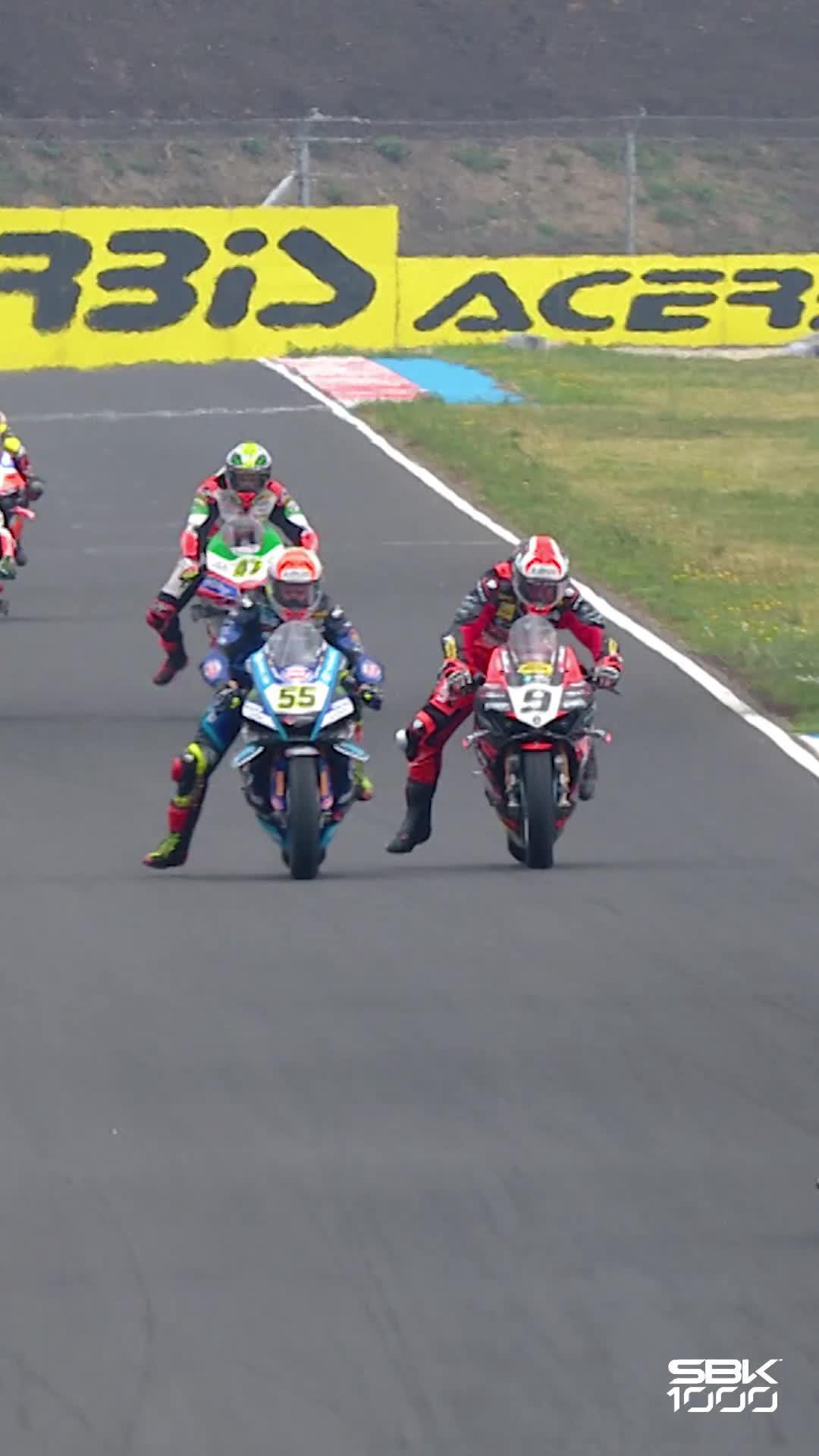 What a masterclass! 🔥 An outstanding move to claim Race 1 victory