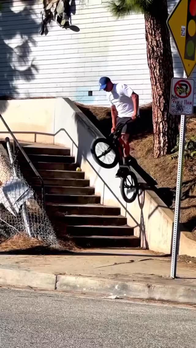 Cuenta la historia que el quería probar la Reversa🤣Fertv🤣#ayy #quesalao ...