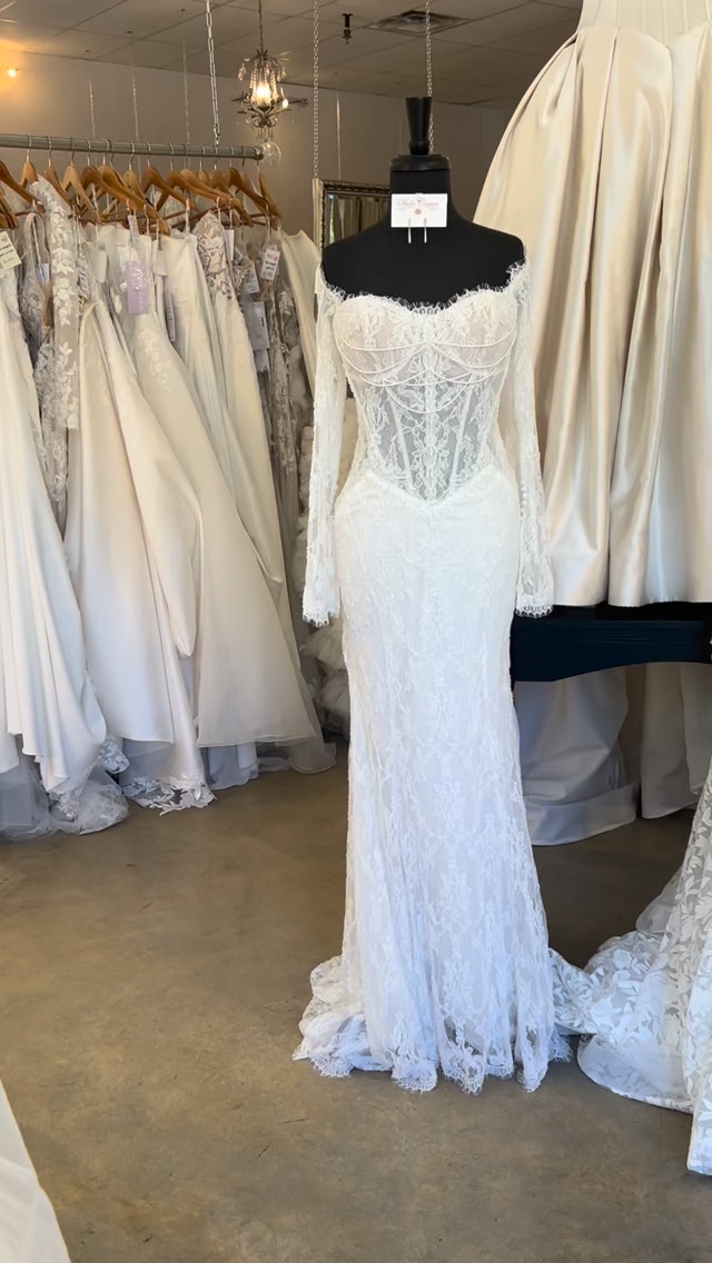 long sparkly formal dresses Bella and Bloom Boutique Size:22/54 High Slit Gianni Versace Couture Vintage golf sleeveless dress