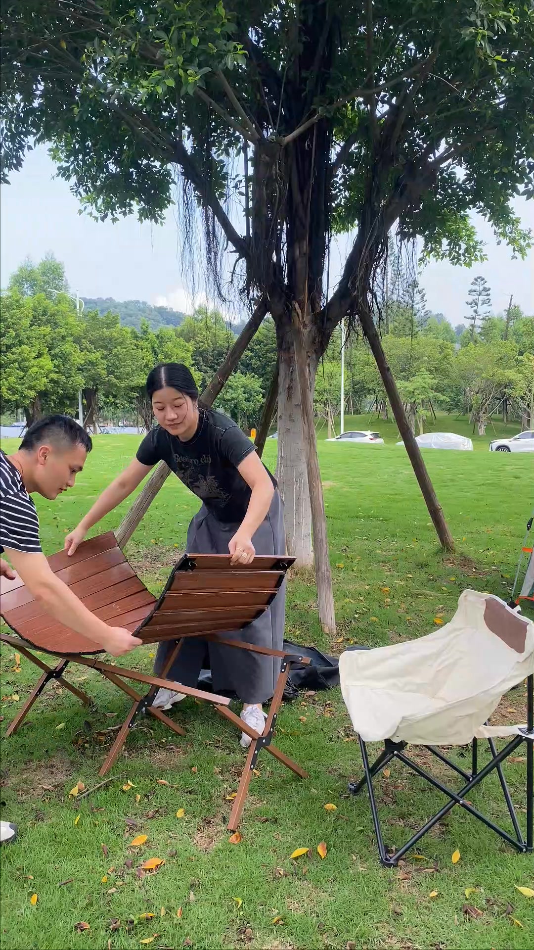 在您最需要的地方提供动力。从舒适的露营地到艰苦的工作场所，我们的取力器设备可将您的电动汽车变成可靠的能源中心。想象一下在星空下冲泡咖啡或在野外 ...