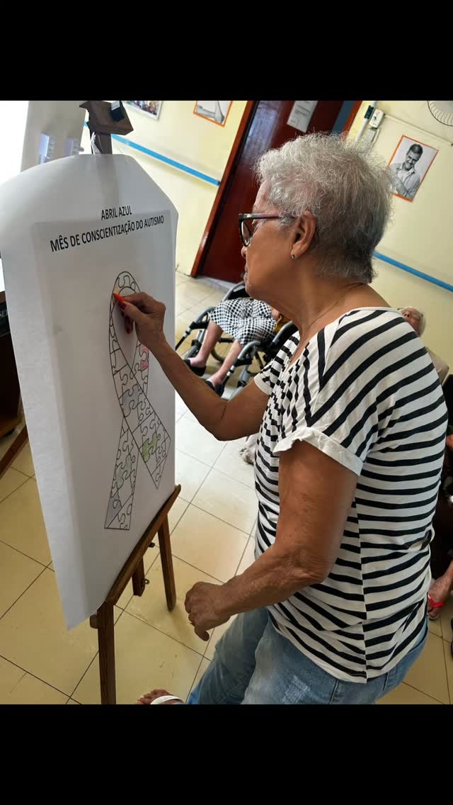 Realização de dinâmica em grupo com os idosos referente a campanha ...