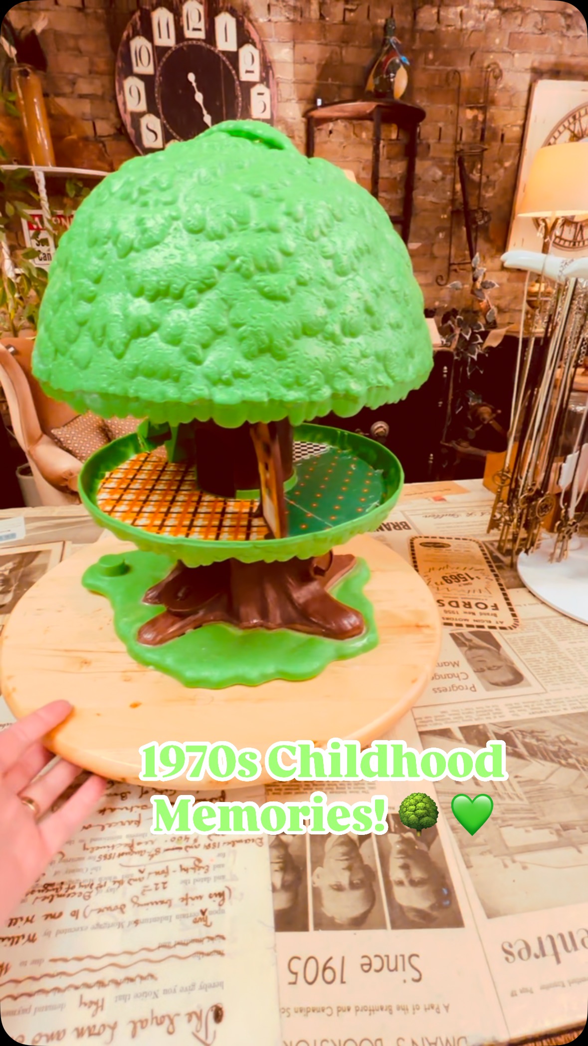 1975 Kenner Tree Tots Family Tree House.