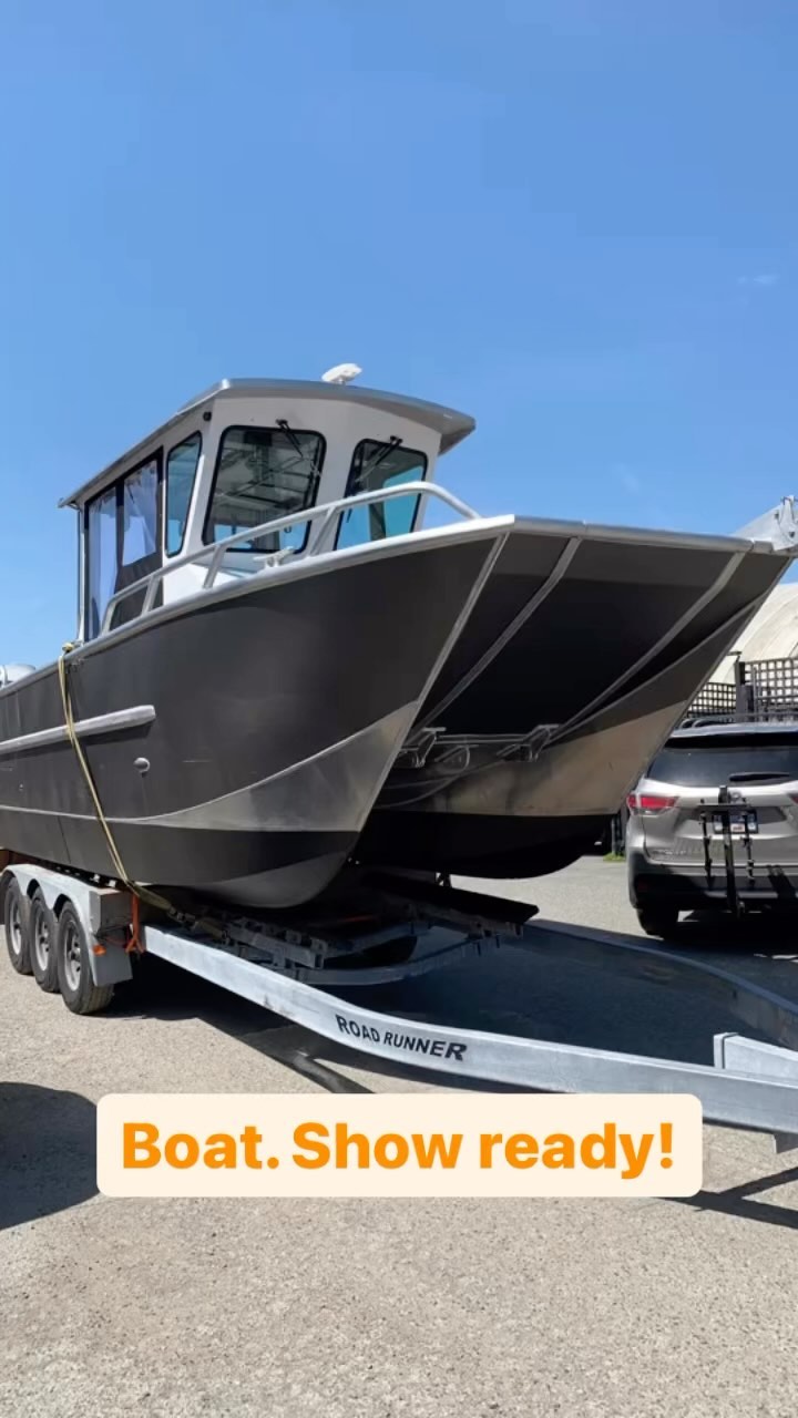 The JR working people are at it again. 26’ 6 person catamaran with bow ...