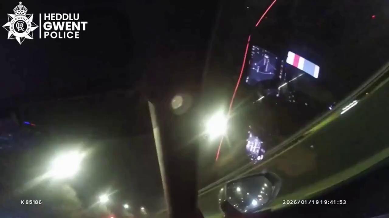 This is the moment a cocaine dealer led police on a 100mph chase before ...