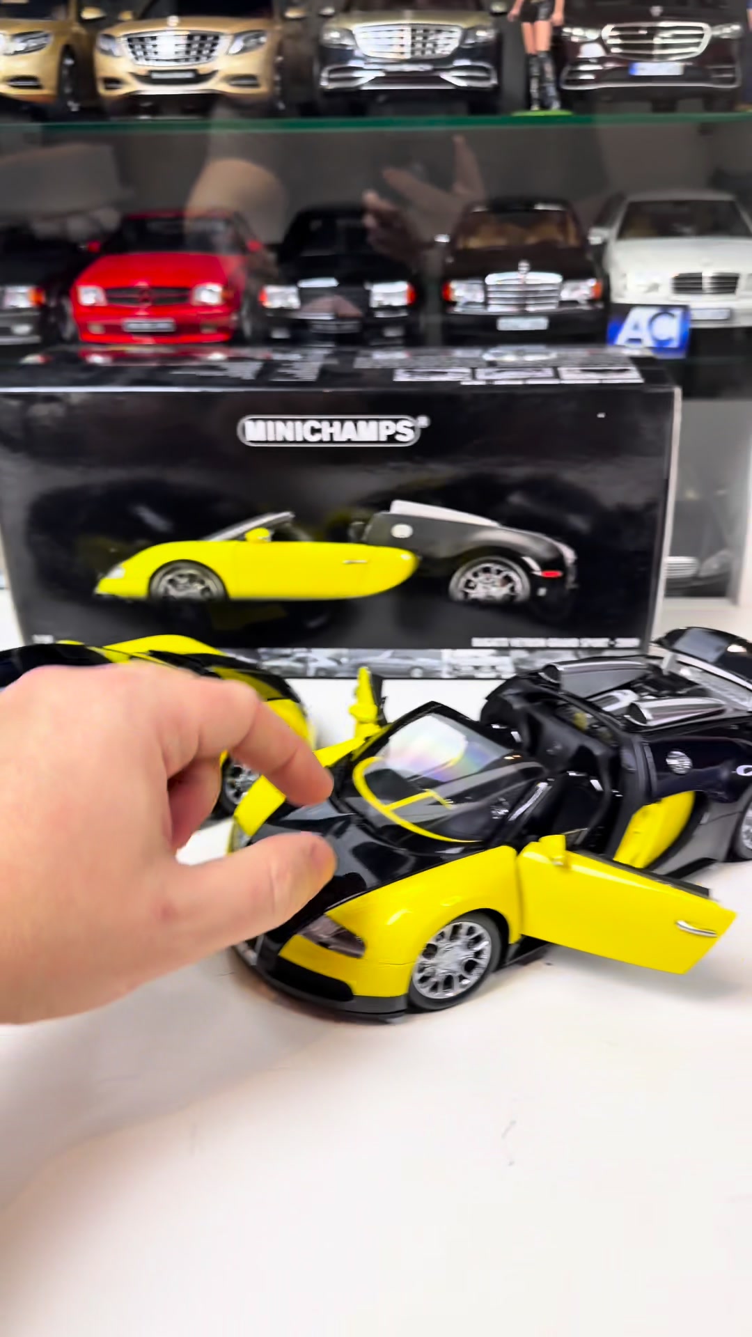 Bugatti Veyron Grand Sport (2009) by Minichamps 1:18 scale Thank