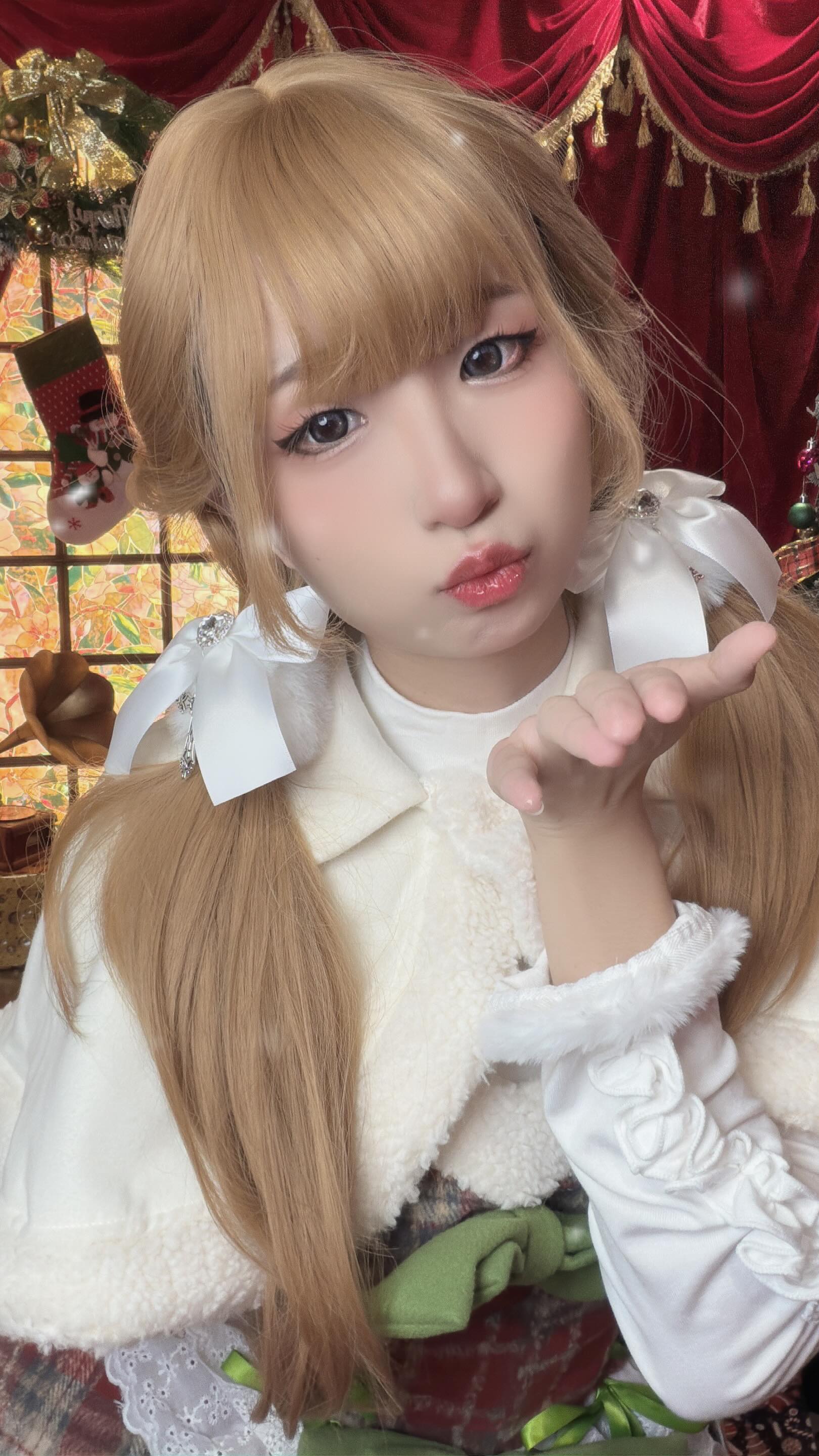 Ayuyu 유유 (@ayuyuudesu) • Facebook